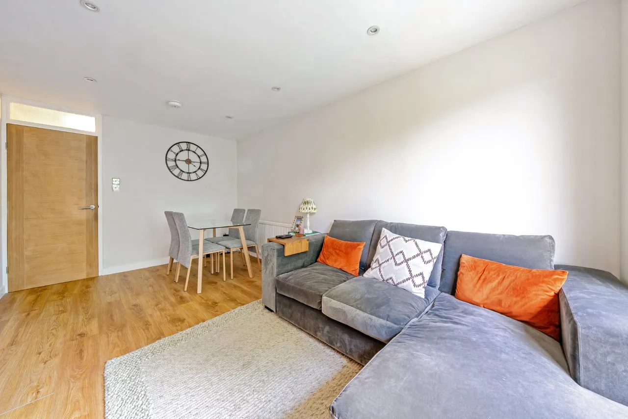 Ravensmede Way, Chiswick, London, W4, photo 9