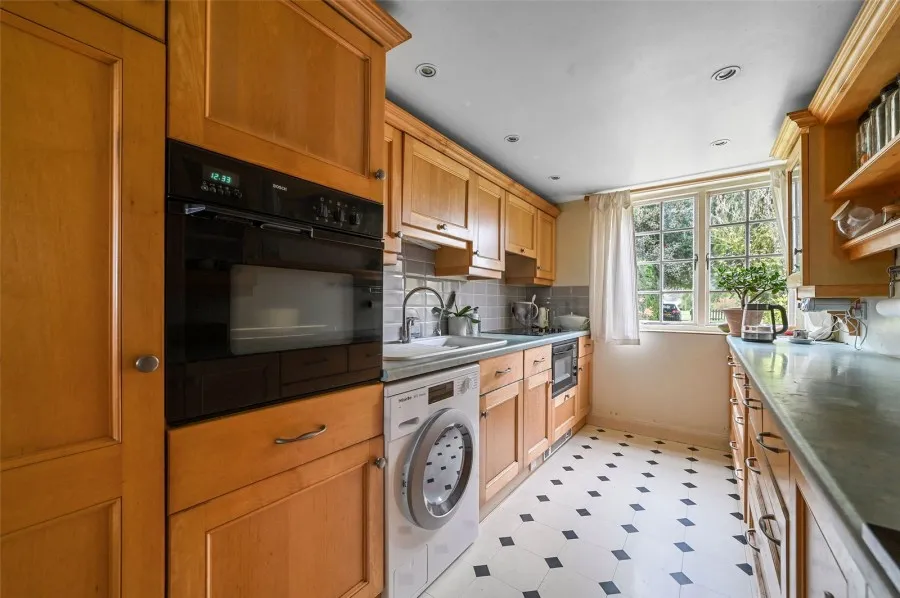 with 3 bedrooms in Harlow, CM17, photo 6