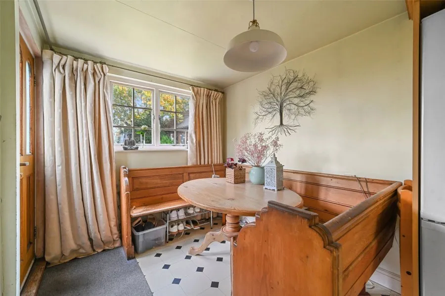 with 3 bedrooms in Harlow, CM17, photo 4