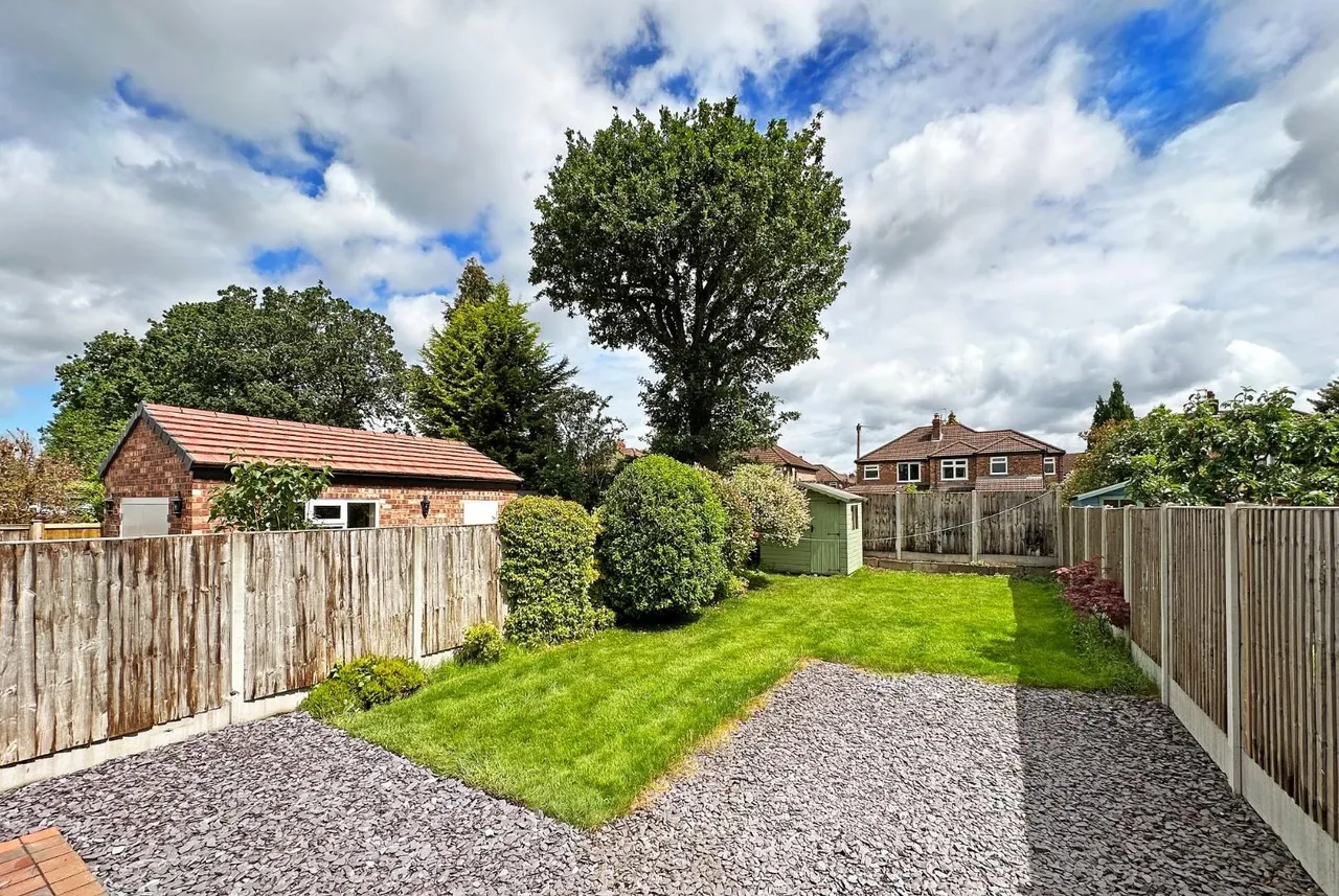 Crofton Avenue, Timperley WA15 6BZ, photo 6