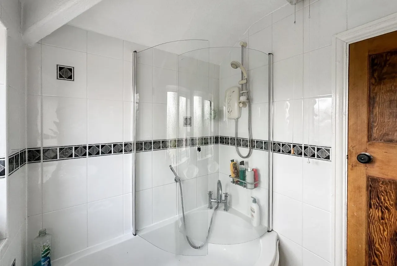 Crofton Avenue, Timperley WA15 6BZ, photo 25