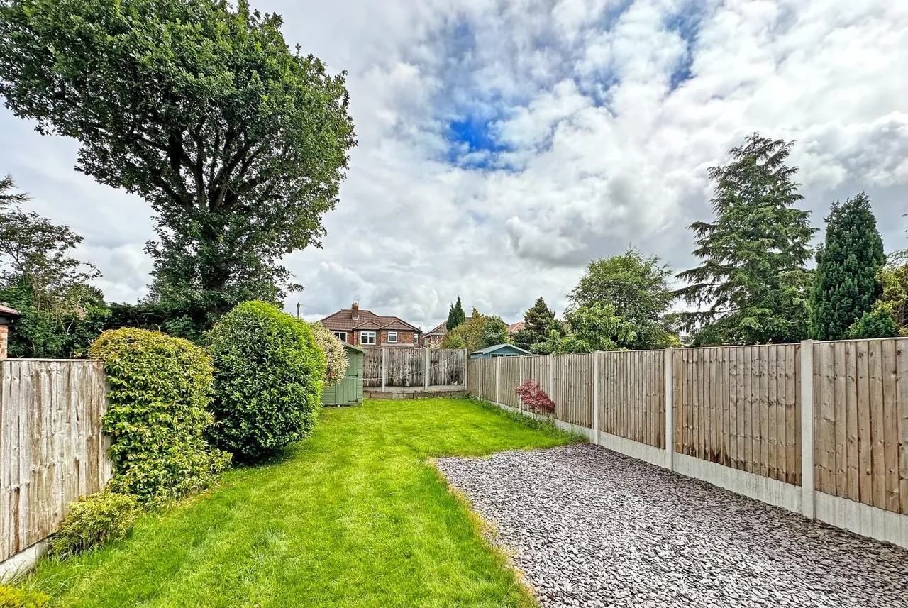 Crofton Avenue, Timperley WA15 6BZ, photo 27