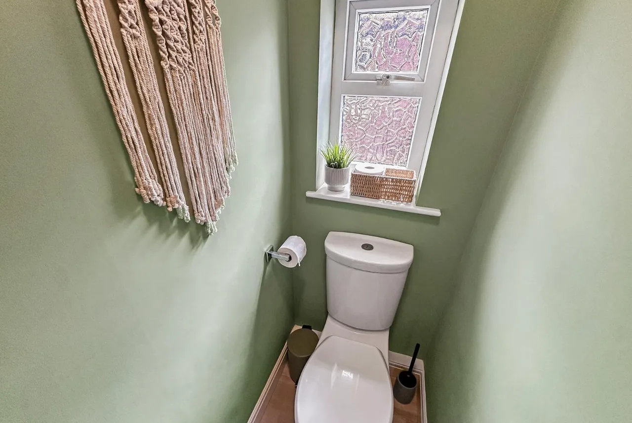 Crofton Avenue, Timperley WA15 6BZ, photo 26