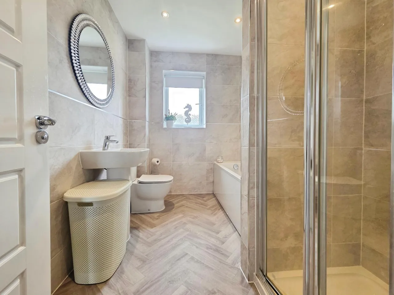 Hawker Avenue, Holmewood, S42, photo 25