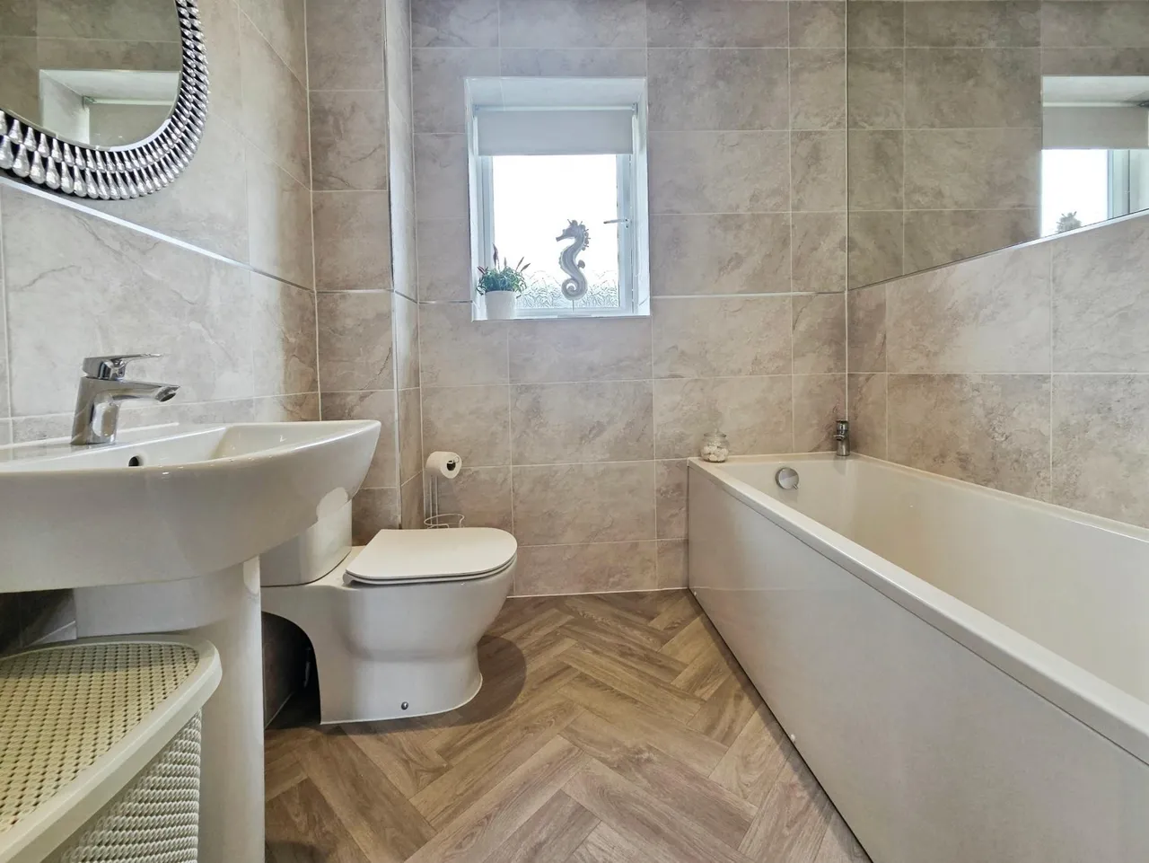 Hawker Avenue, Holmewood, S42, photo 27
