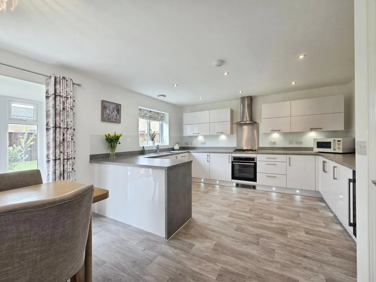 Hawker Avenue, Holmewood, S42, photo 2