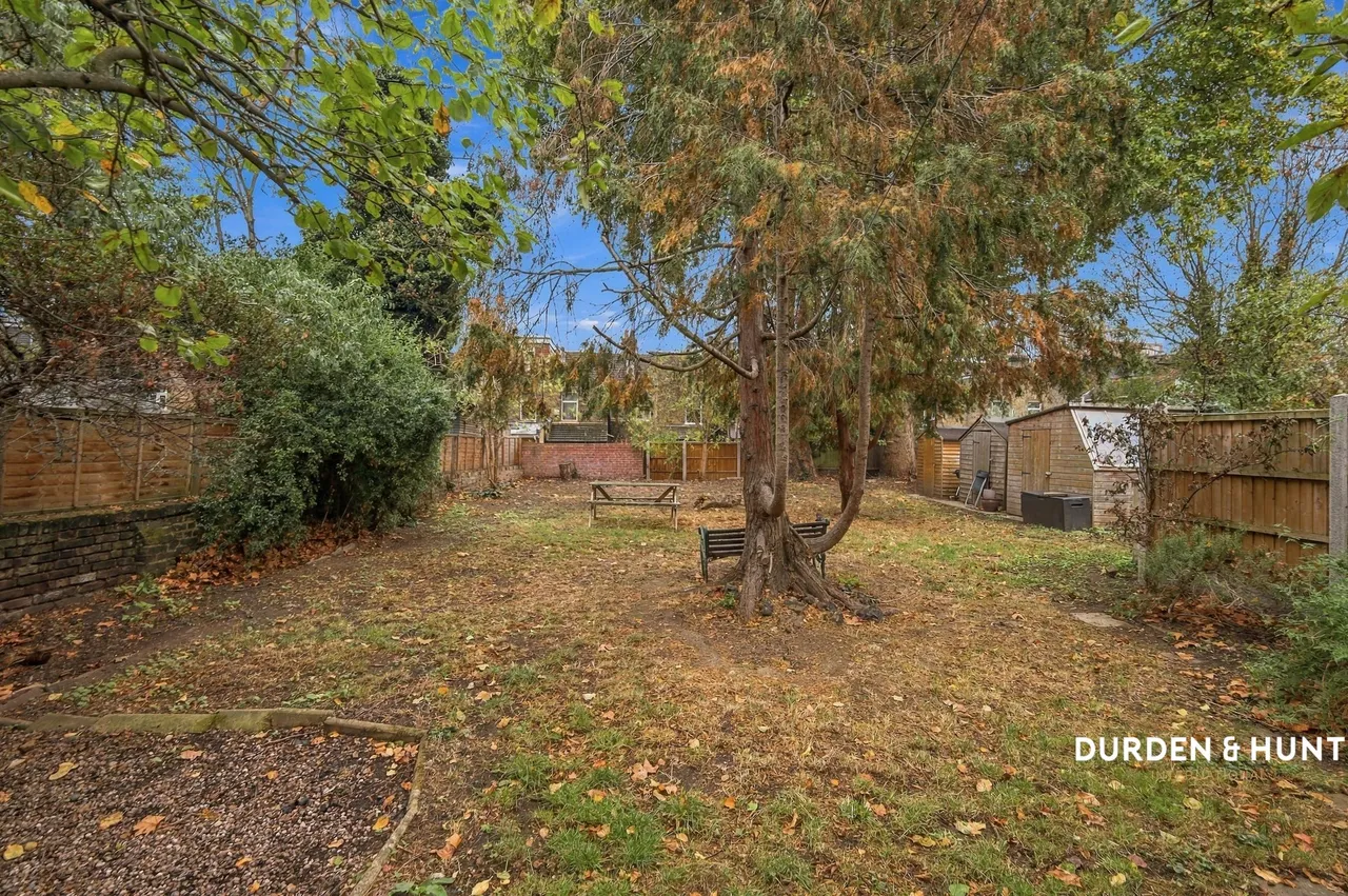 Thornhill Road, London, E10, photo 16