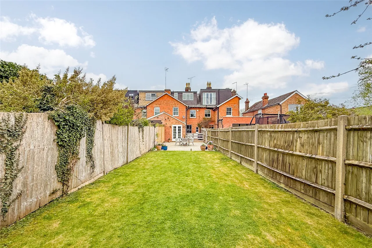 Luton Road, Harpenden, Hertfordshire, AL5 3LW, photo 9