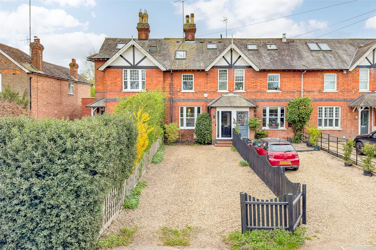 3 bed house for sale — Luton Road, Harpenden, Hertfordshire, AL5 3LW