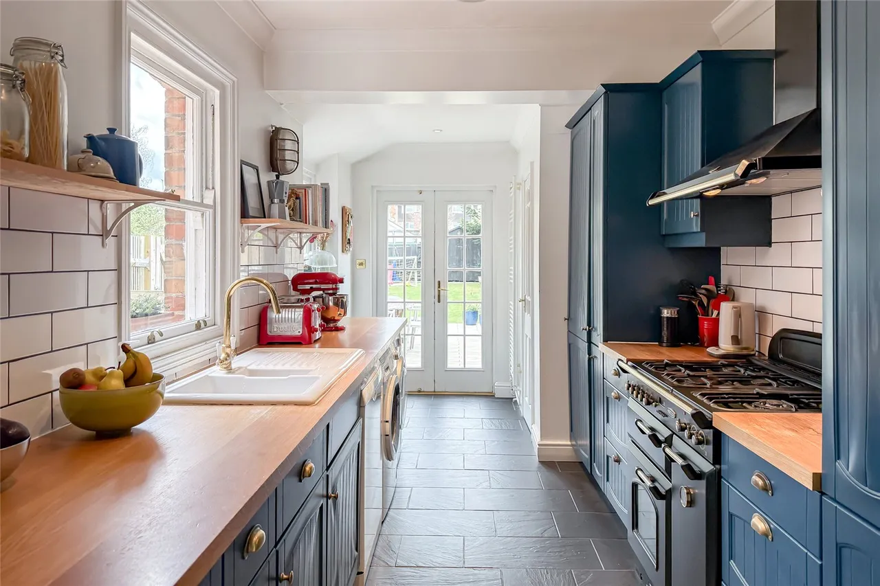 Luton Road, Harpenden, Hertfordshire, AL5 3LW, photo 4