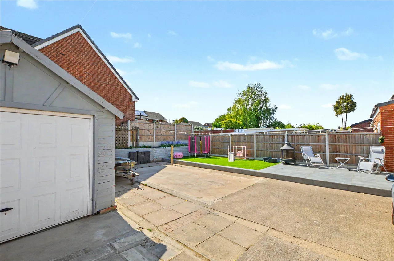 Wood Lane, Rothwell, LS26, photo 12
