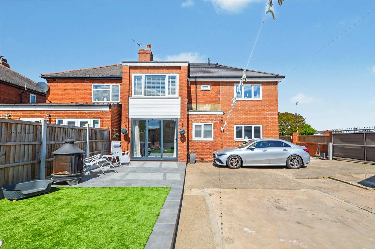 Wood Lane, Rothwell, LS26, photo 10