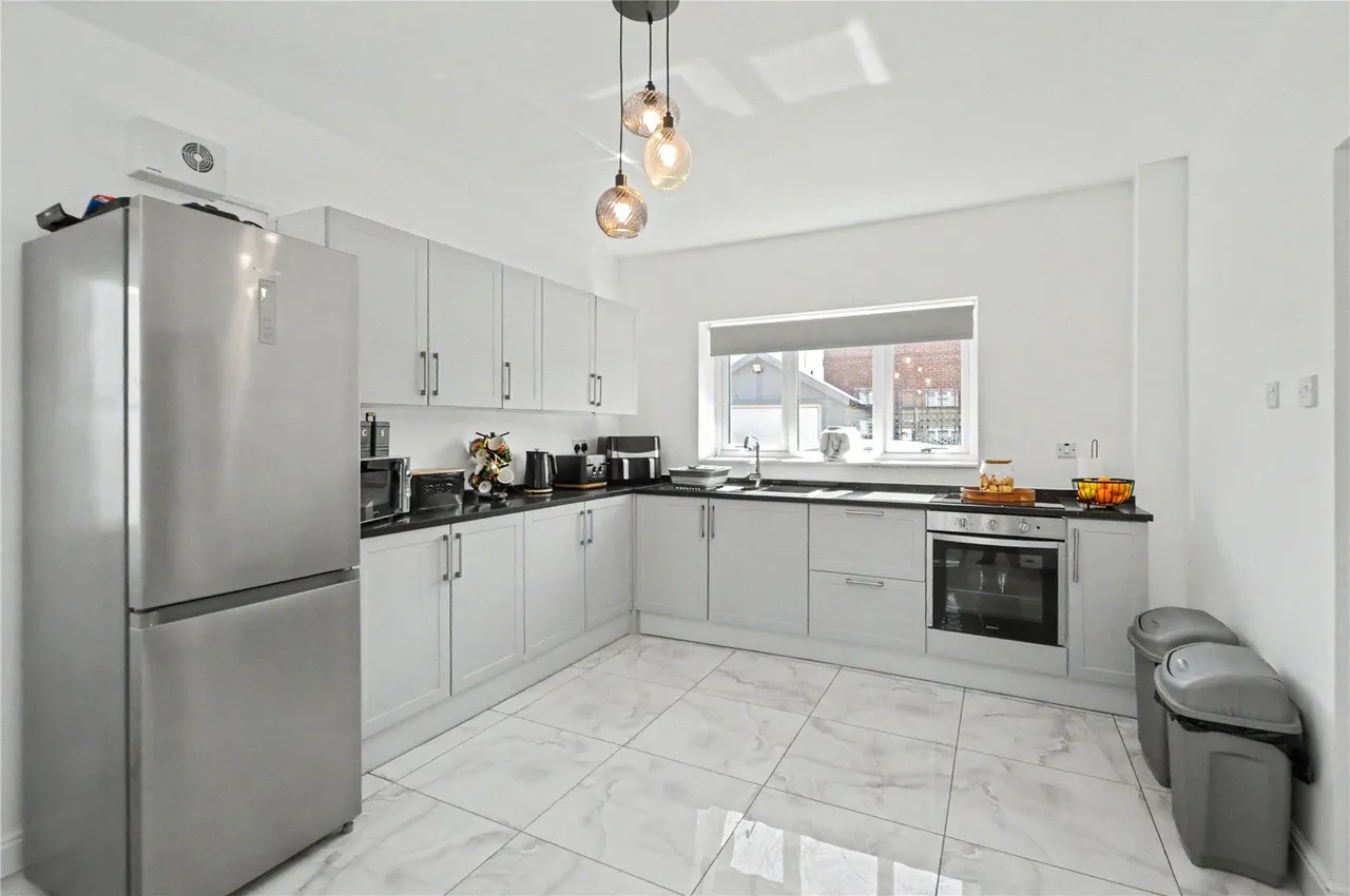 Wood Lane, Rothwell, LS26, photo 3