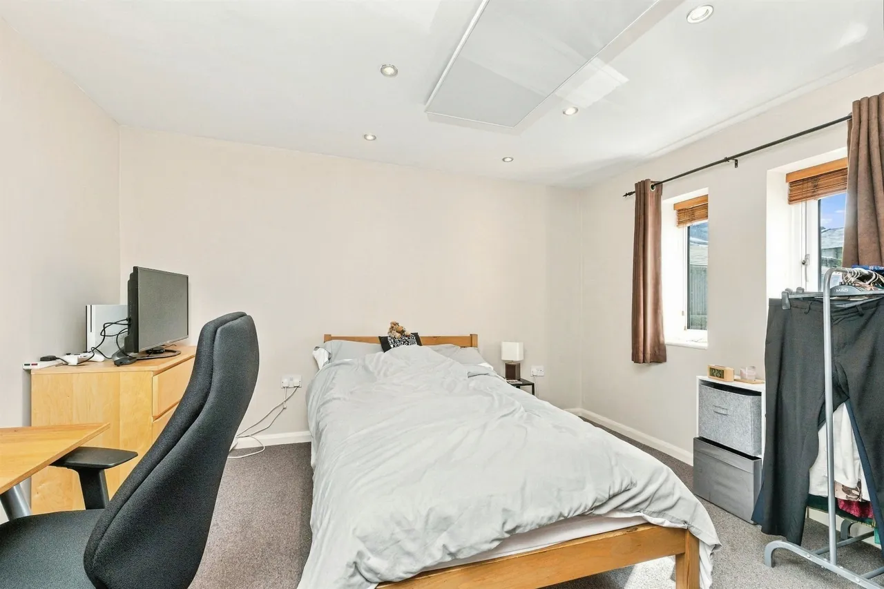 Paris Mews, Scholes, HD9, photo 7