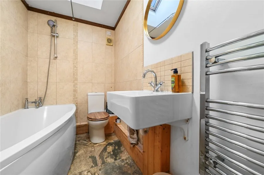 with 3 bedrooms in Little Hadham, Ware, SG11, photo 9