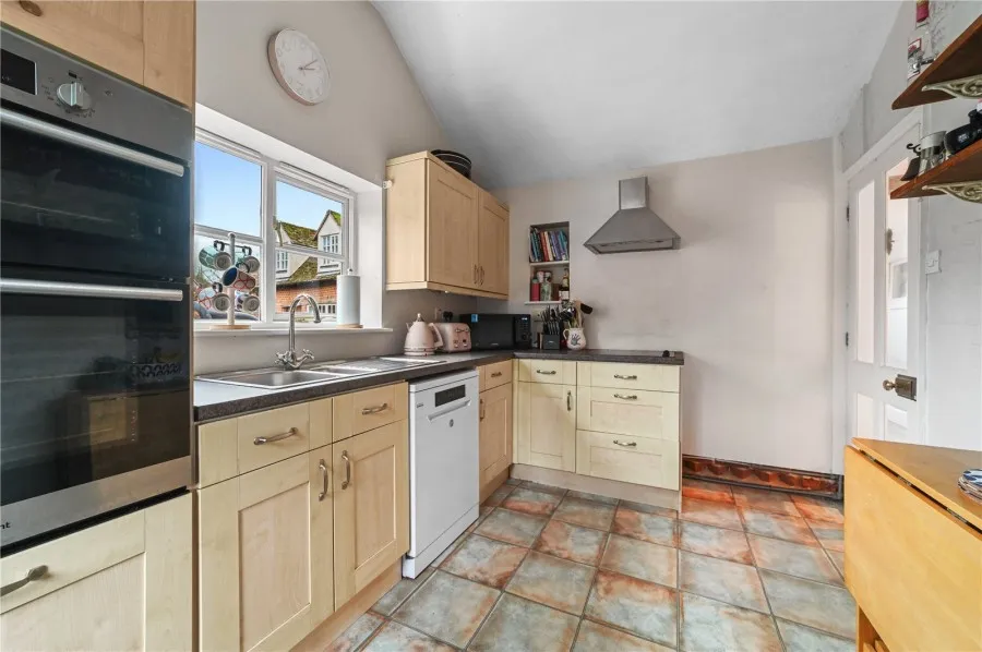 with 3 bedrooms in Little Hadham, Ware, SG11, photo 5