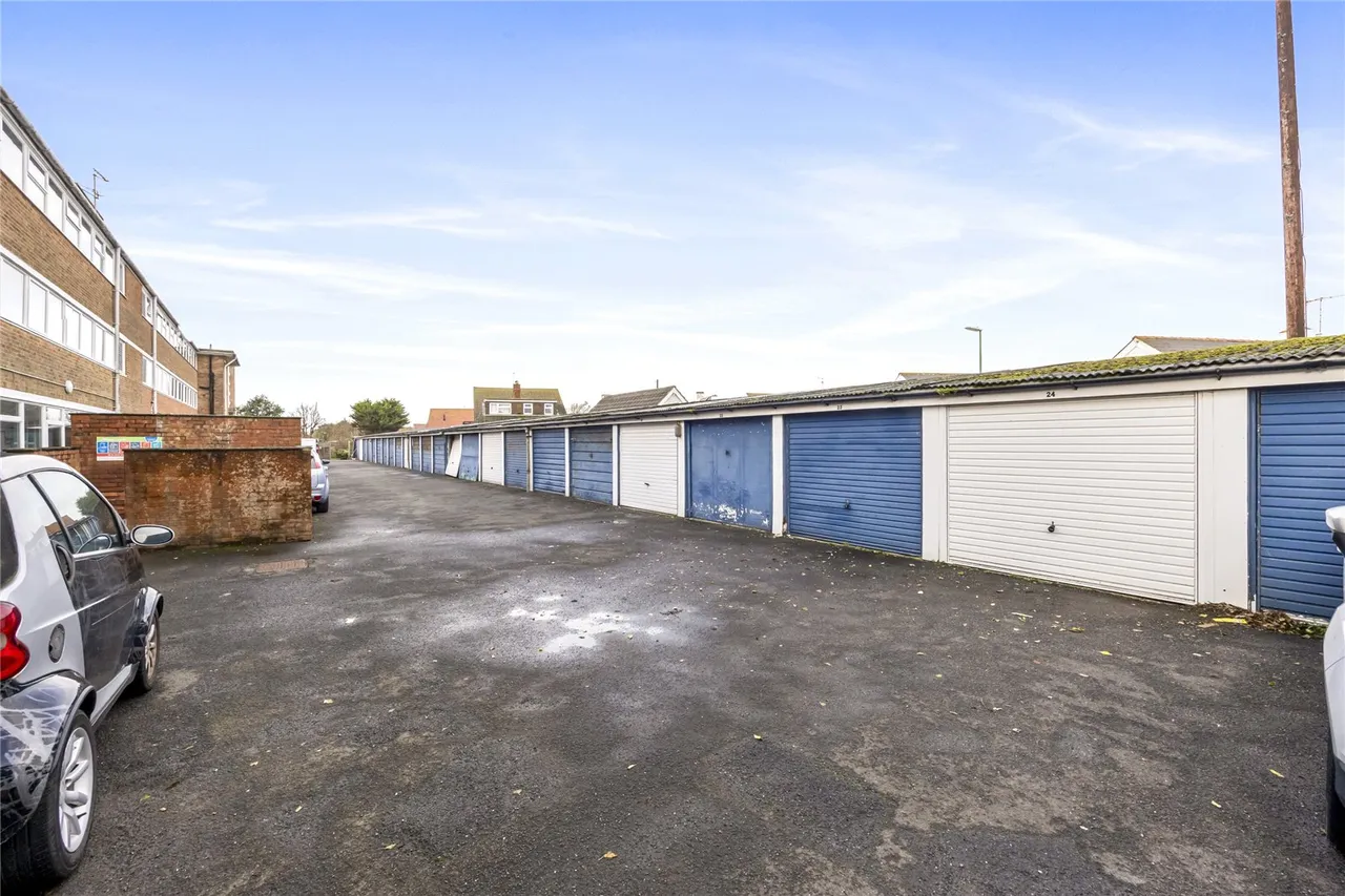 Brighton Road, Lancing, BN15, photo 11