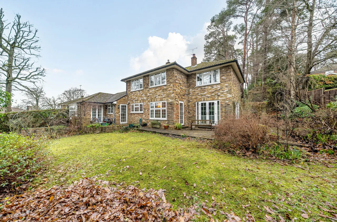 Shalbourne Rise, Camberley, Surrey, GU15 2EJ, photo 2