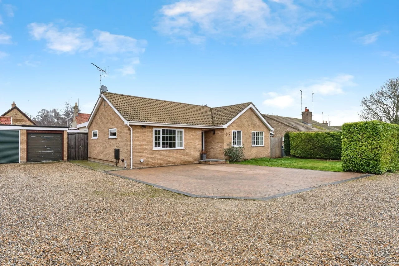 3 bed house for sale — Wiggin Close, Barton Mills, Bury St. Edmunds, Suffolk, IP28