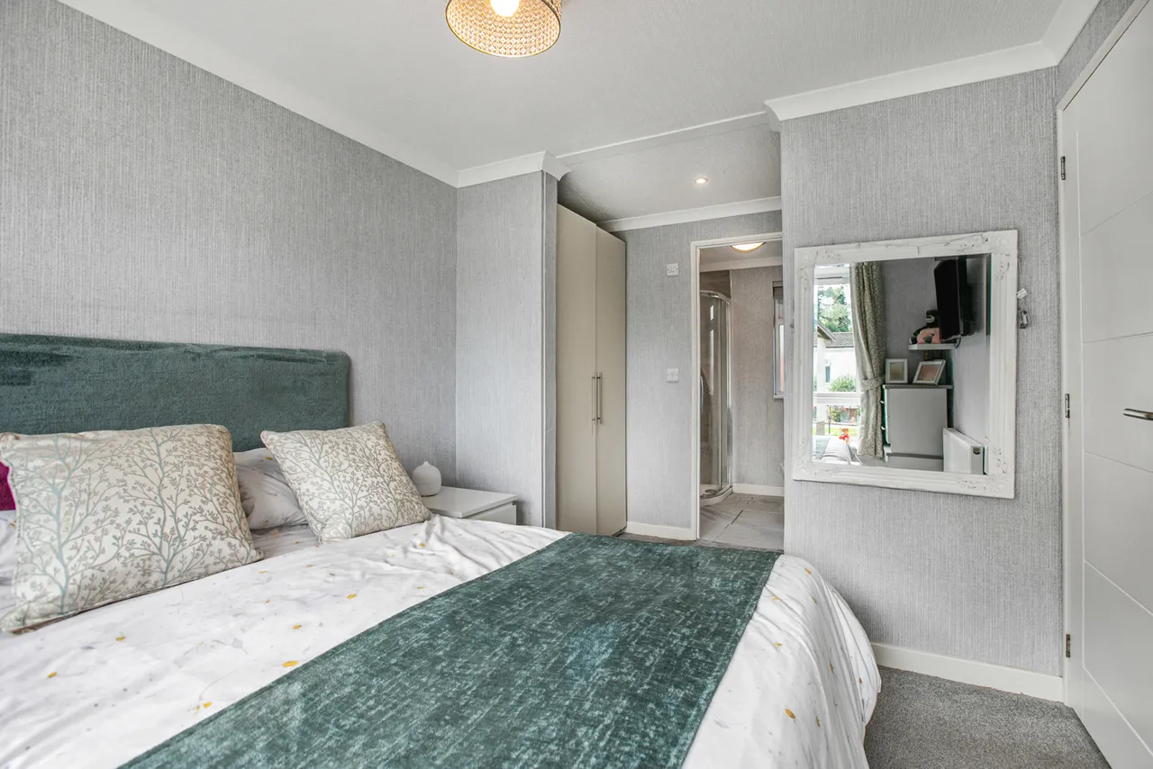 Fordbridge Road, Sunbury-on-Thames, TW16, photo 6