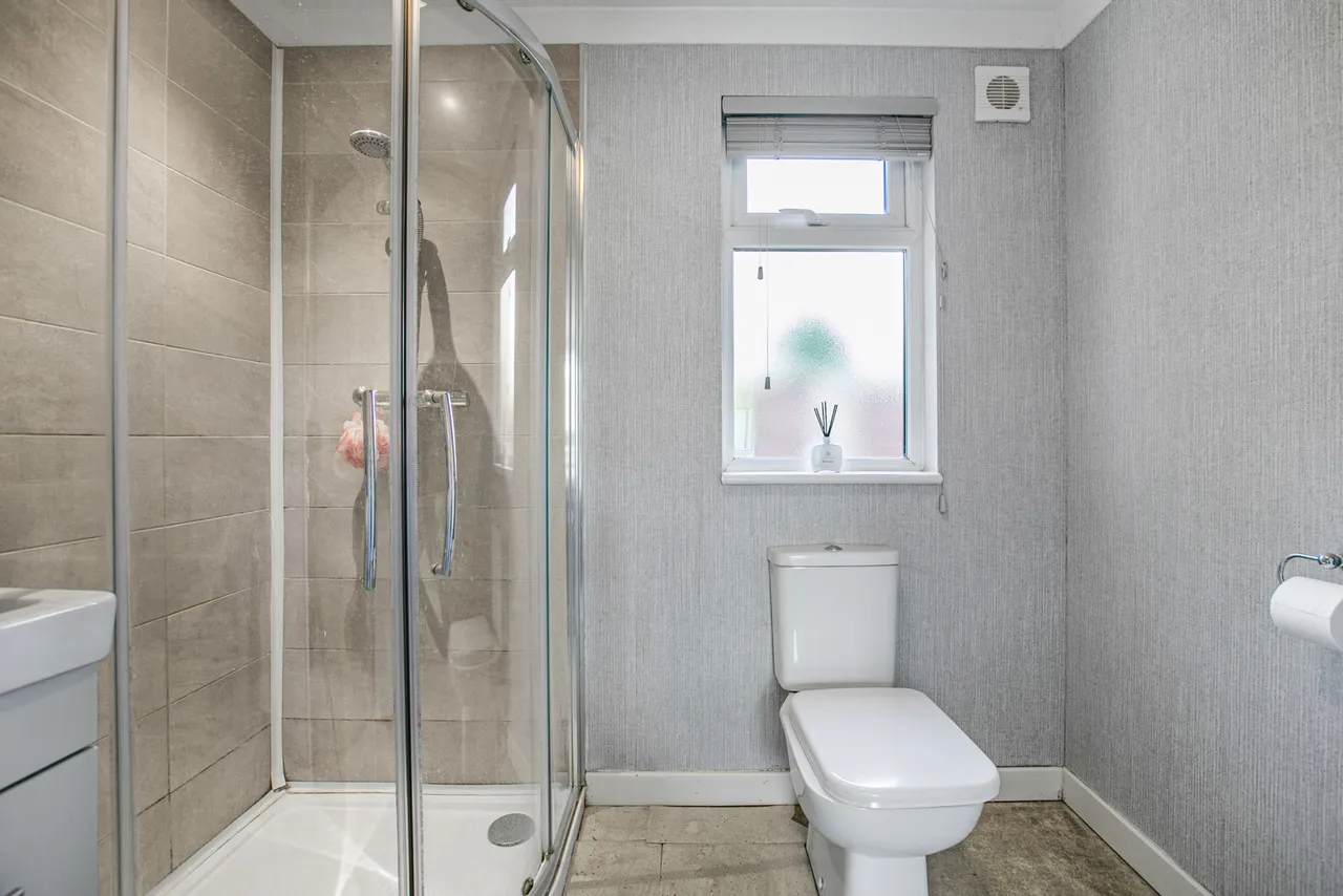 Fordbridge Road, Sunbury-on-Thames, TW16, photo 10