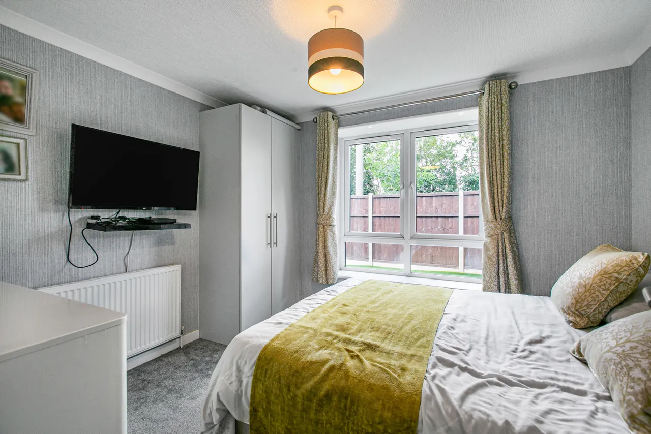 Fordbridge Road, Sunbury-on-Thames, TW16, photo 8