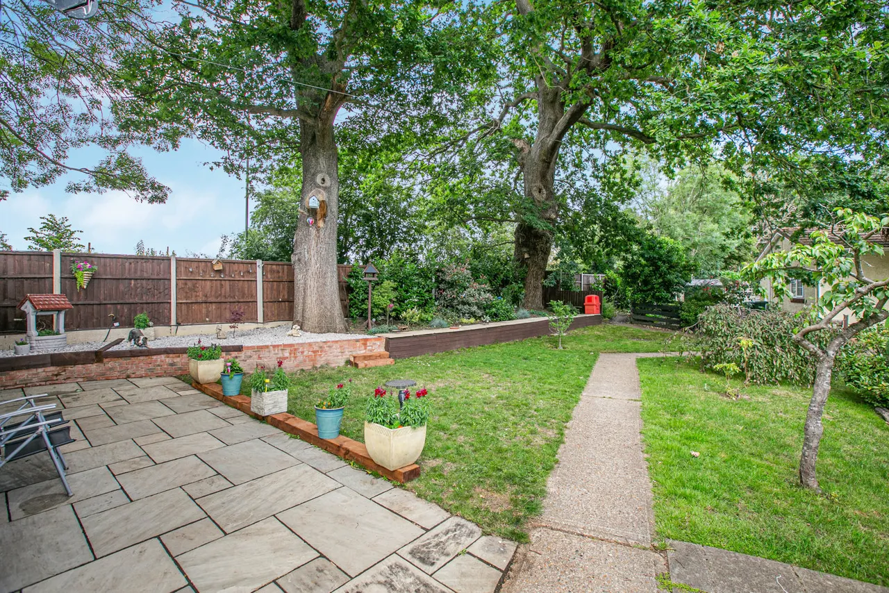 Fordbridge Road, Sunbury-on-Thames, TW16, photo 13