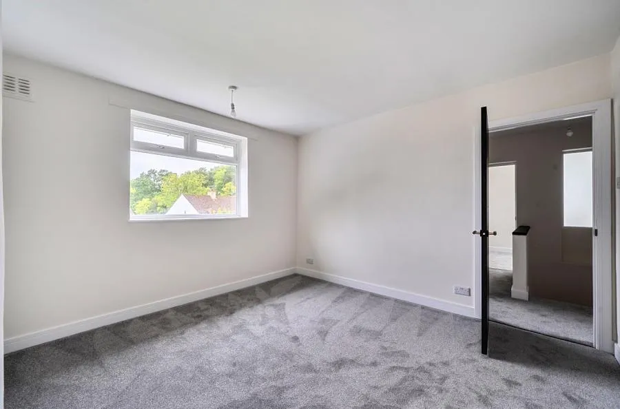 White City, Crowthorne, RG45, photo 13