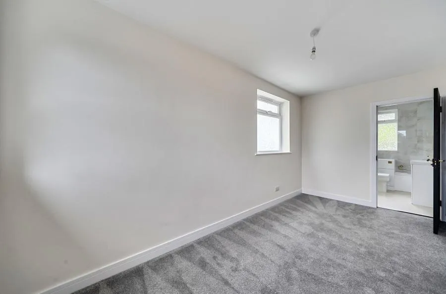 White City, Crowthorne, RG45, photo 10