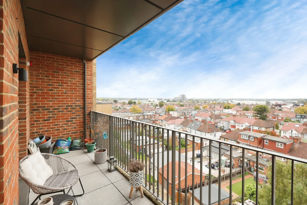 Parva Grove, Greenford, UB6, photo 12