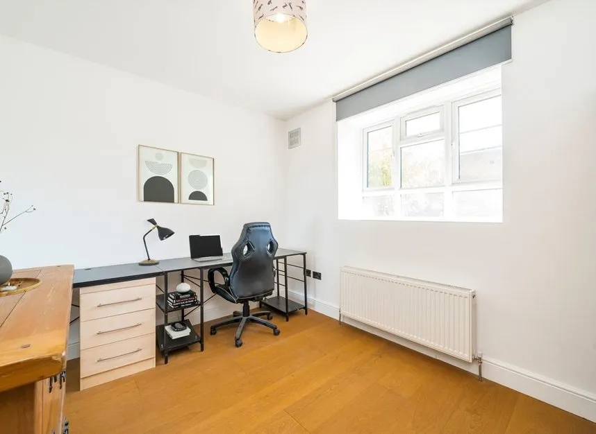 White City Estate, Shepherds Bush, W12, photo 5