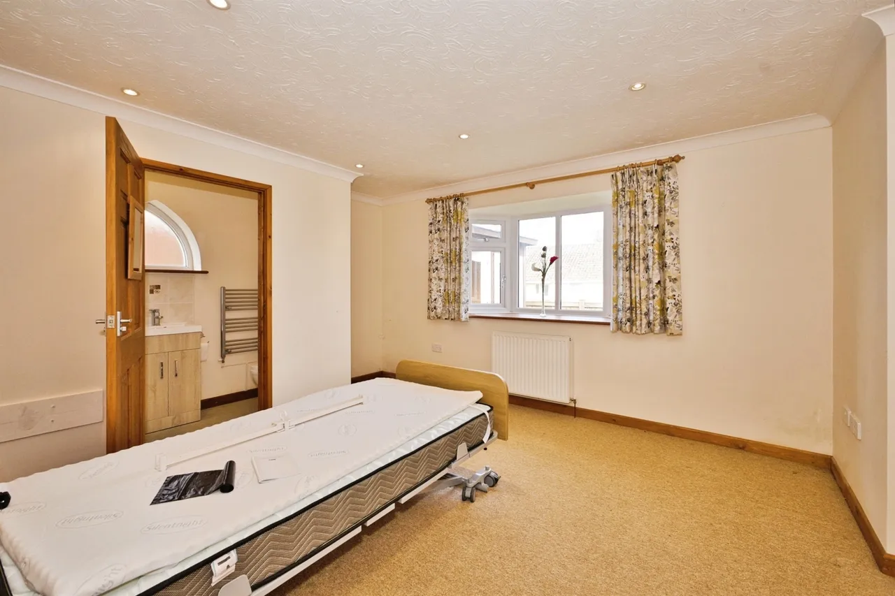 Beaconfield Road, Yeovil, photo 9
