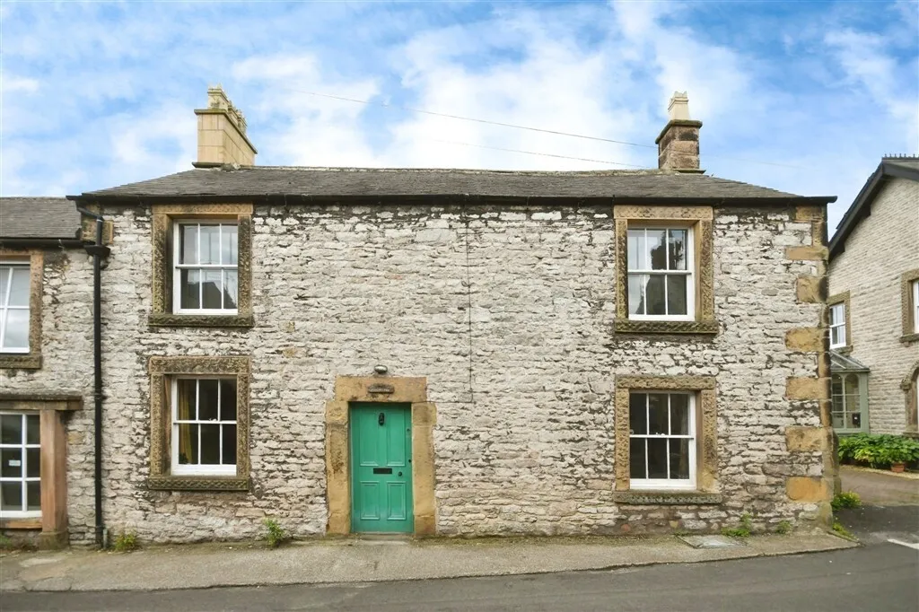 3 bed character property for sale — Main Street, Youlgrave, BAKEWELL