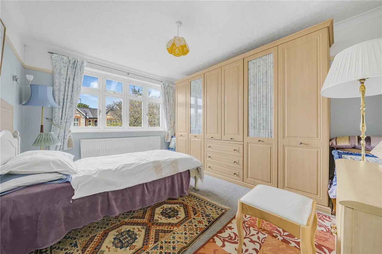 Nursery Road, Sunbury-On-Thames, TW16, photo 8