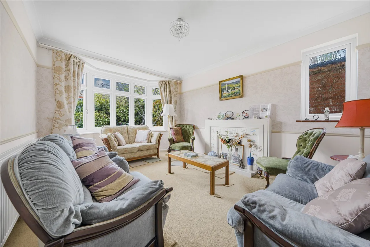 Nursery Road, Sunbury-On-Thames, TW16, photo 2