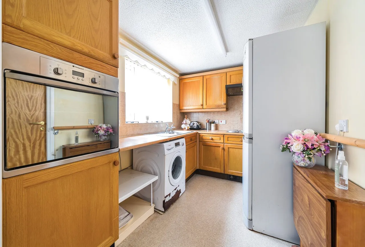 Avondale Court, Bristol, Long Beach Road, BS30 9FB, photo 5