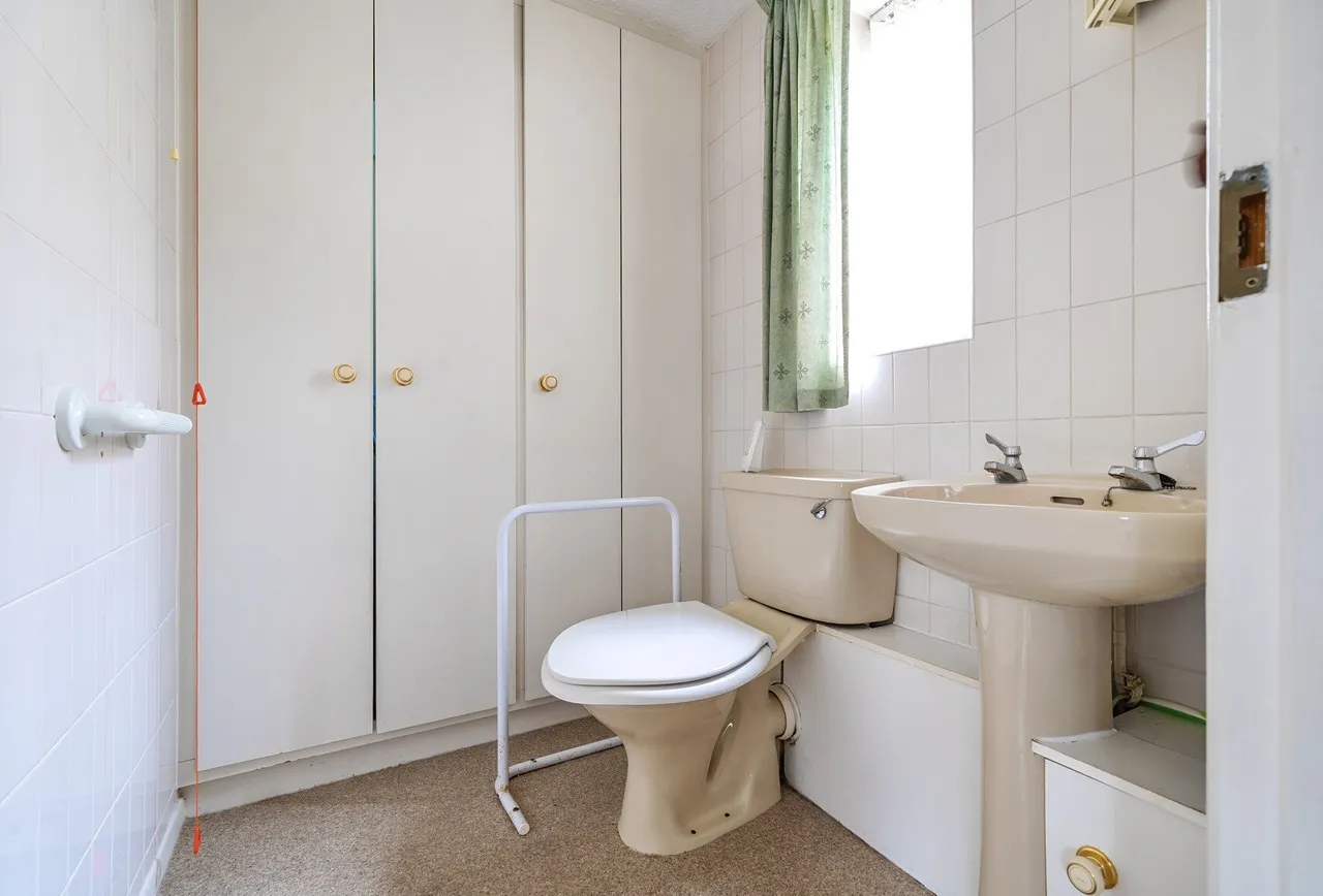 Avondale Court, Bristol, Long Beach Road, BS30 9FB, photo 13