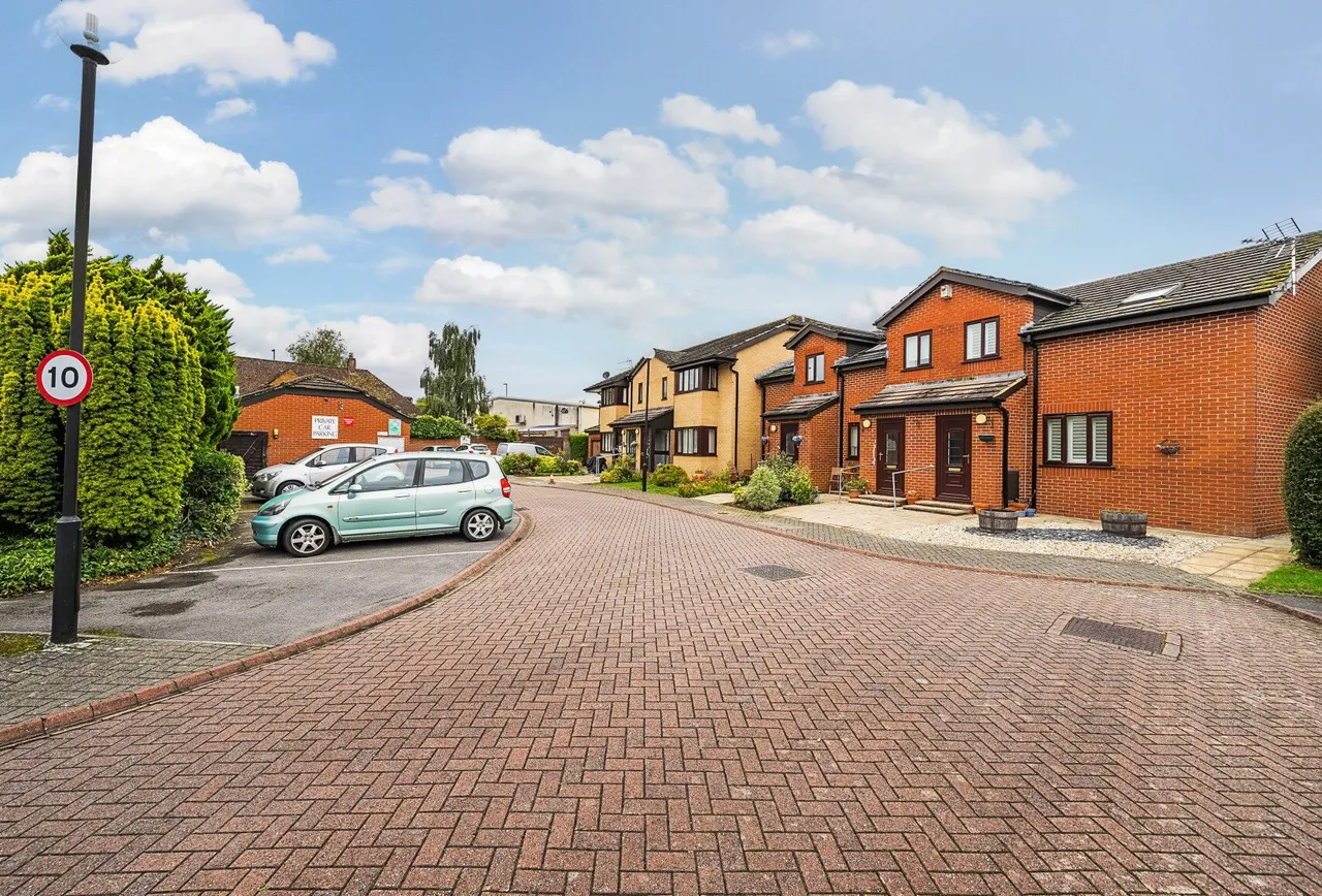 Avondale Court, Bristol, Long Beach Road, BS30 9FB, photo 16