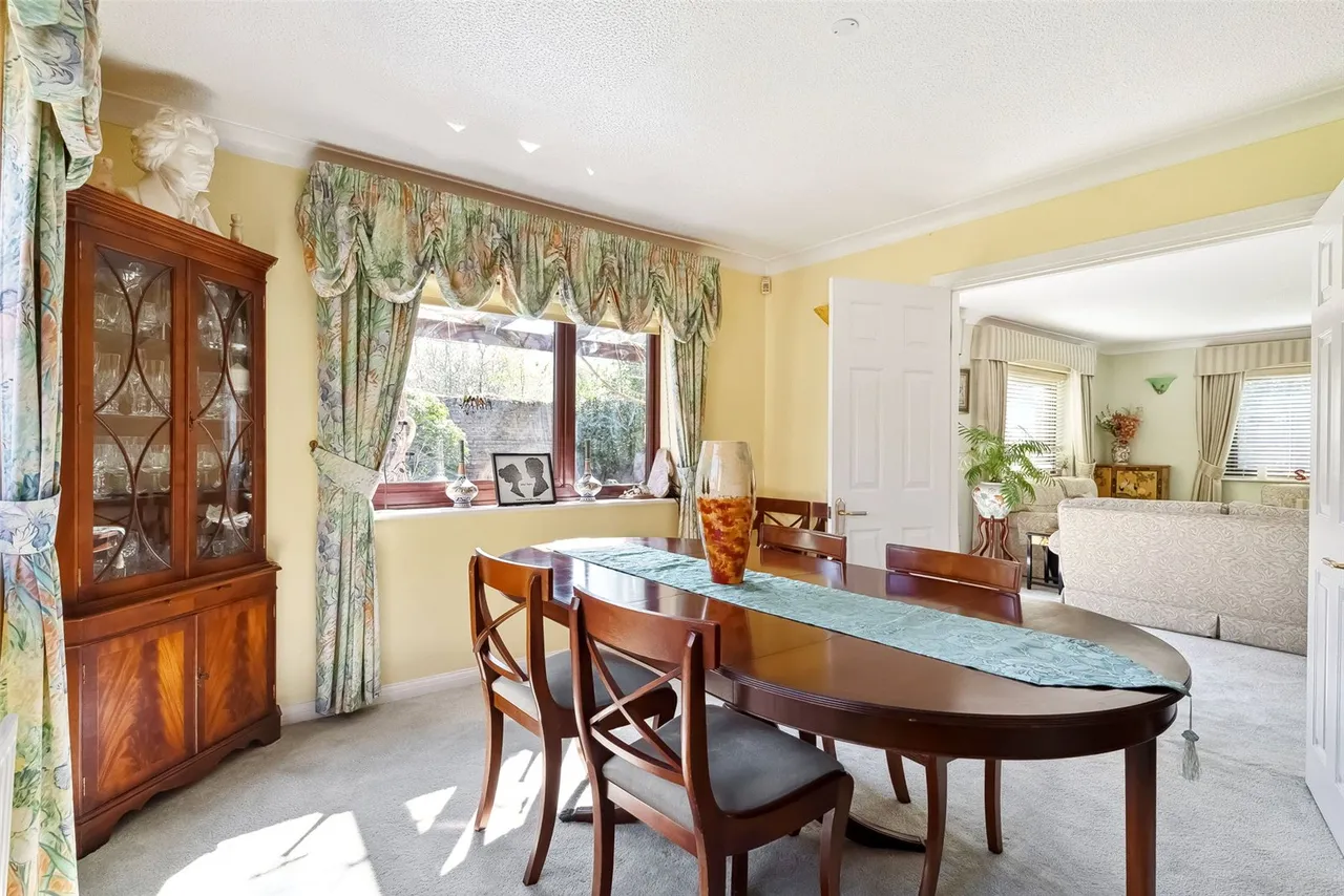 Park Close, Hampton, TW12 2SP, photo 6