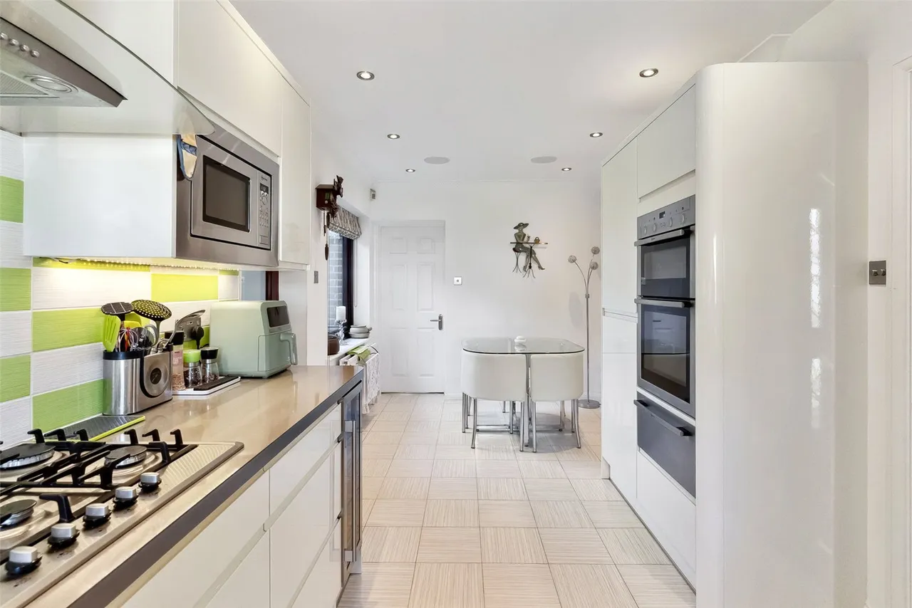 Park Close, Hampton, TW12 2SP, photo 9