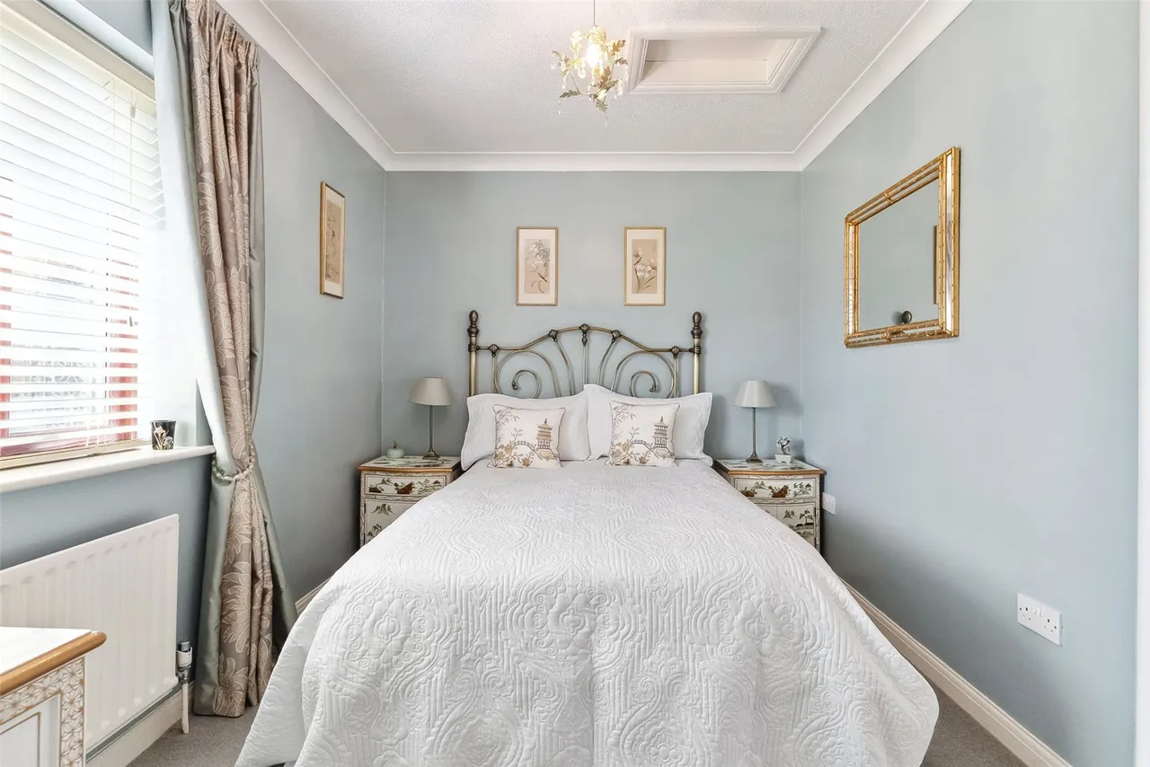 Park Close, Hampton, TW12 2SP, photo 10