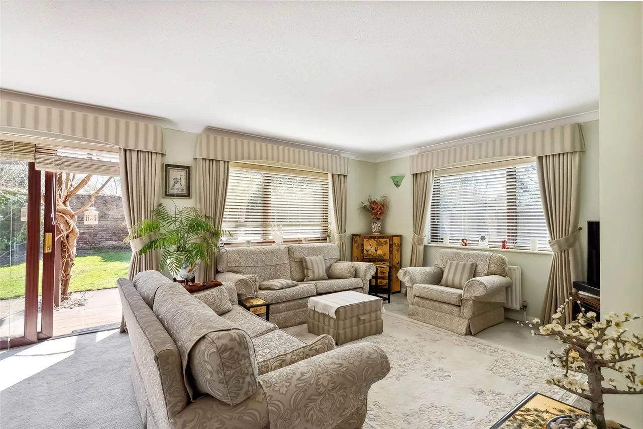 Park Close, Hampton, TW12 2SP, photo 4