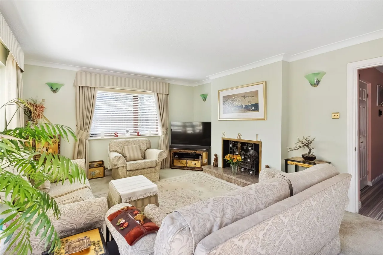 Park Close, Hampton, TW12 2SP, photo 5