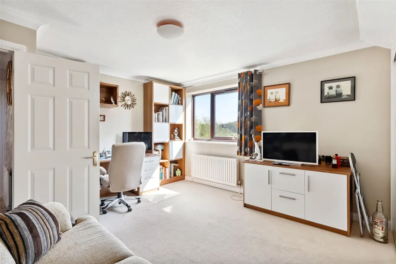 Park Close, Hampton, TW12 2SP, photo 13