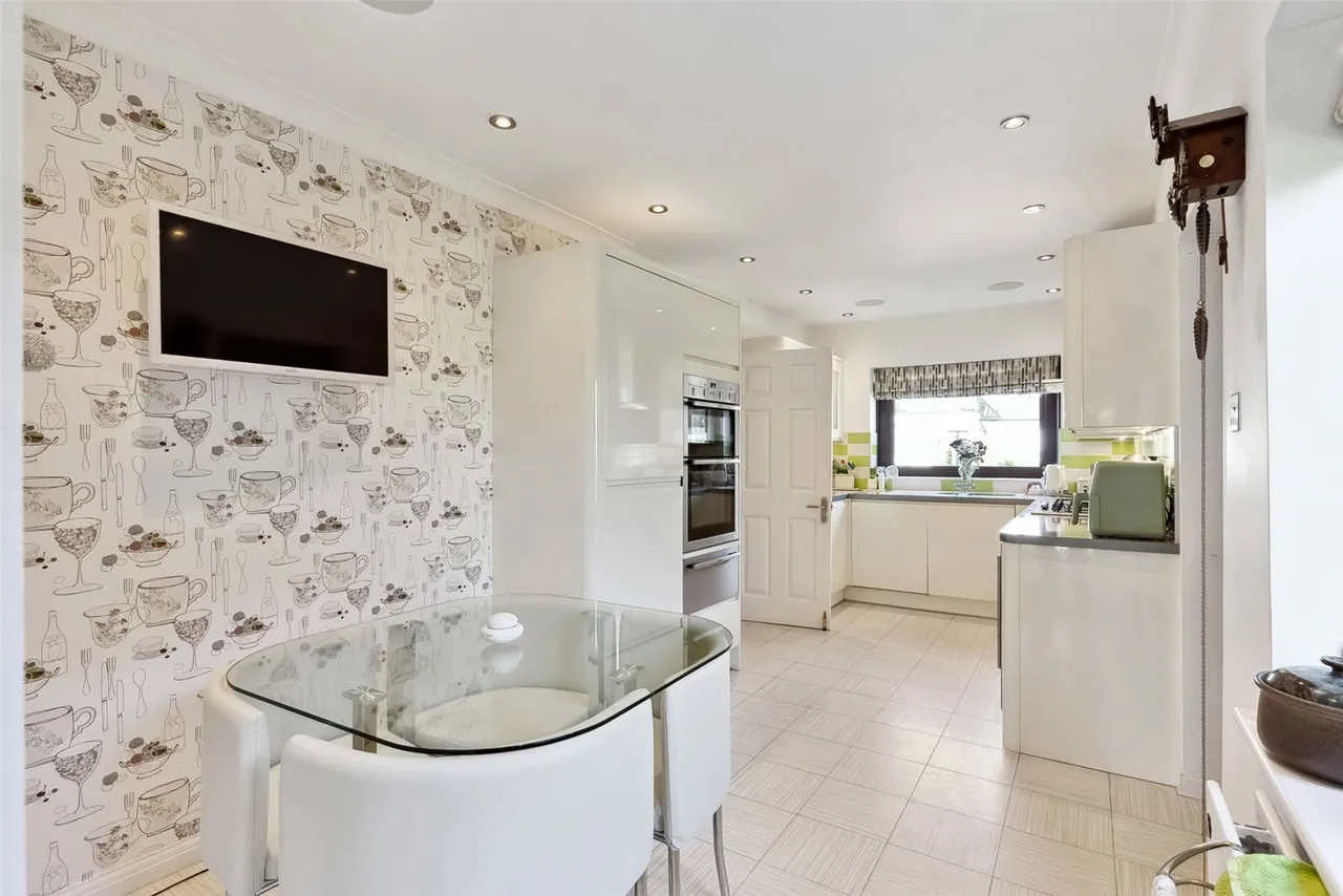 Park Close, Hampton, TW12 2SP, photo 7