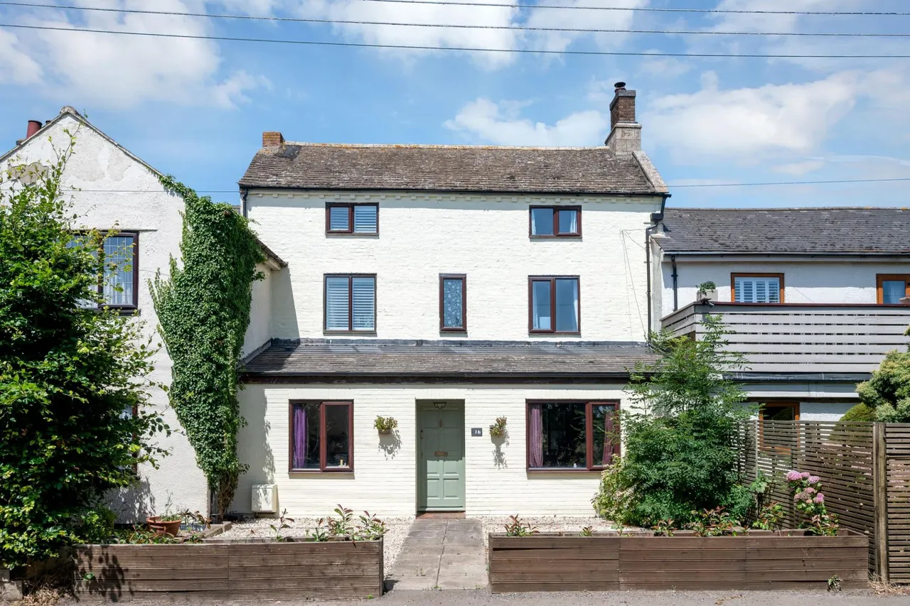 4 bed house for sale, Main Road, Glaston, LE15