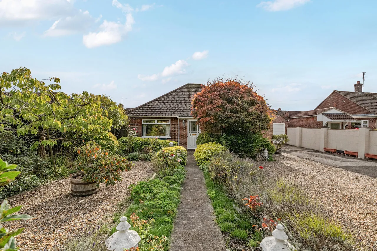 2 bed house for sale, Queens Road, Devizes, SN10