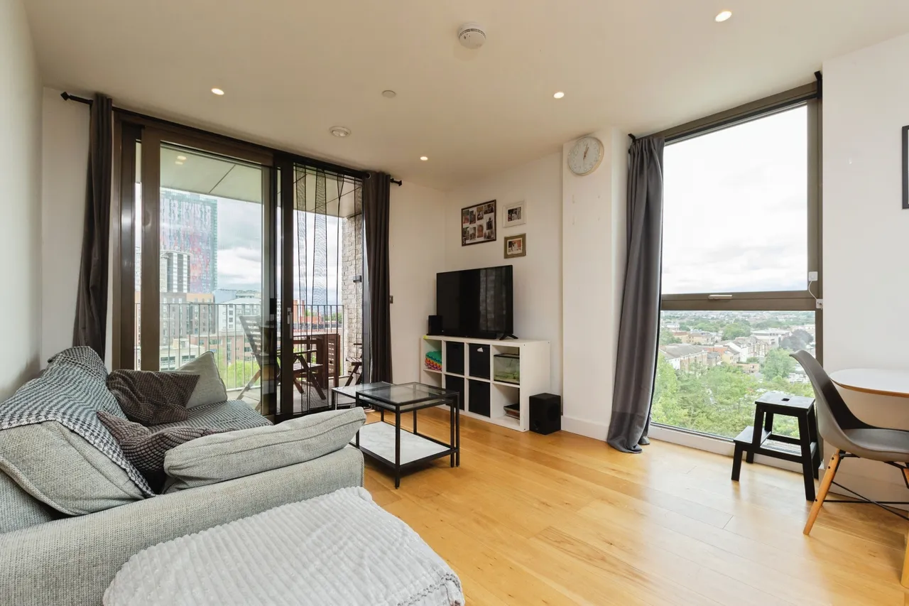 1 Caithness Walk, Croydon, photo 9