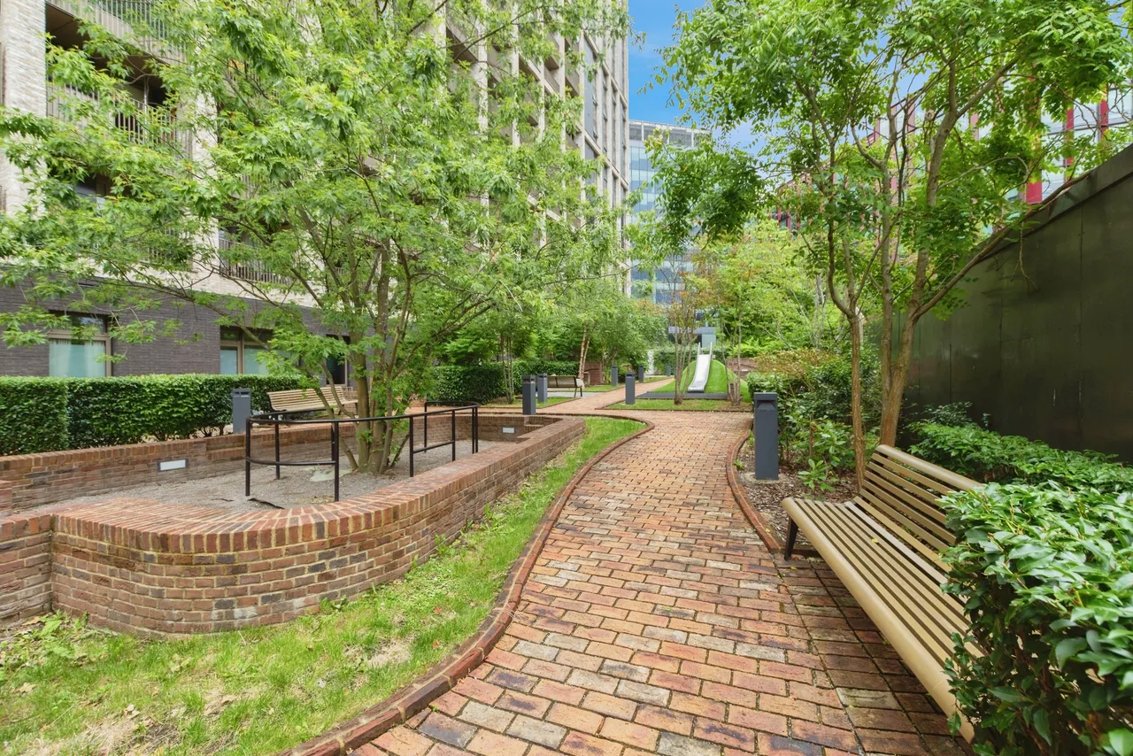 1 Caithness Walk, Croydon, photo 5