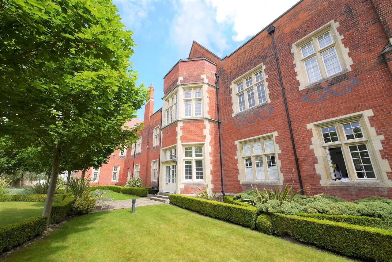 Pope Court, The Galleries, CM14, photo 11